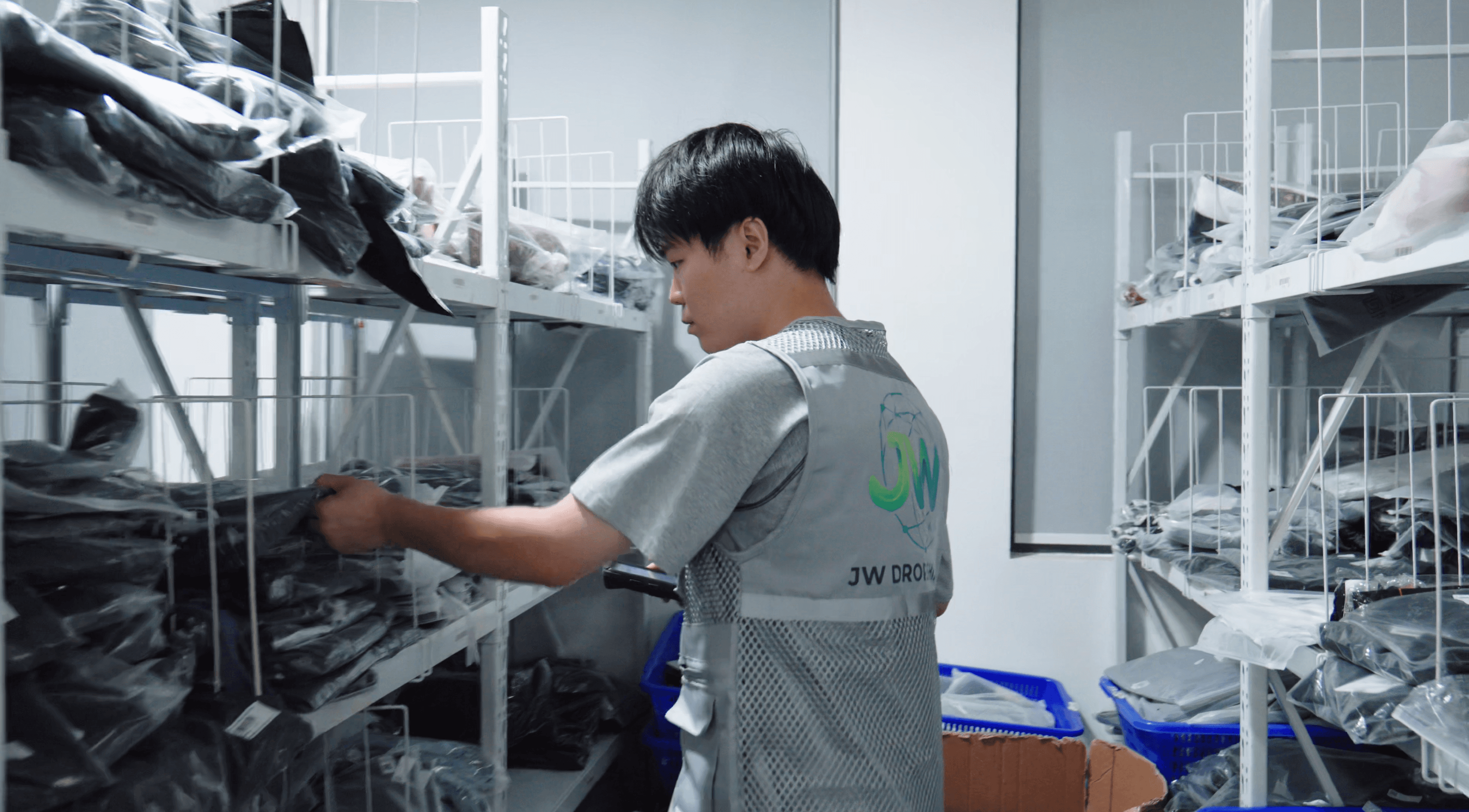 Finish check: JW team checking product quality before dispatch